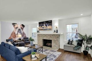 The Butler Bulldog Bungalow - Game Room - Luxe - Family Friendly - 2