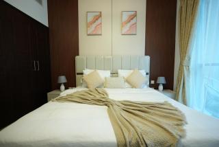 Luxury Cozy Minimalist 1BR Haven Burj View - 2