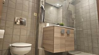 Modern 2-3BR, 2-3BA Apartment with Sunny Balcony & Walk-In Closet, Premium Stay in Maârif - Casablanca - 2