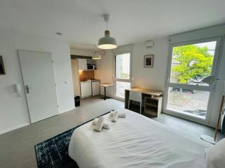 We Live In R - Suite 201 - 5