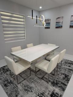 Ceitus Escape-Modern Home with Pool and Game Room - 1