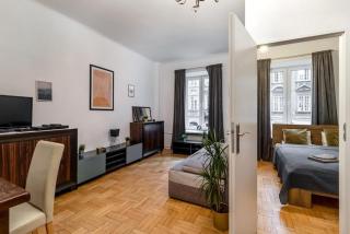 Golden Apartments - Great Location- Warsaw Stays-F14 - 4