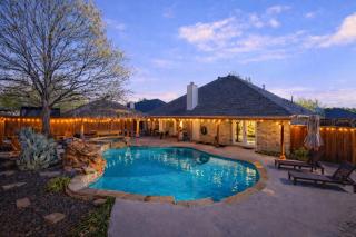 Best of Saginaw 4BD 2BA w Pool Pool Table & BBQ - 0