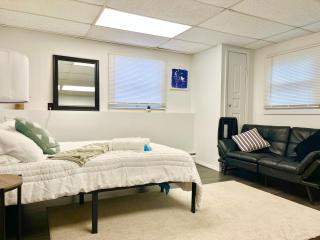 Roomy Retreat-Enjoy Golf Course-BU-UHS-Guthrie - 2