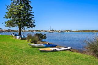 The Lakehouse - Marks Point - 2