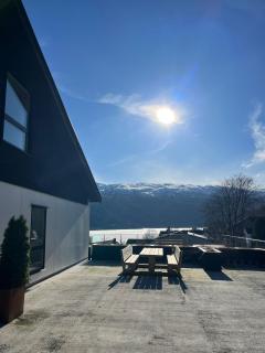 Luxery Lakeview Apartment- Beautiful Private Terrace - 1