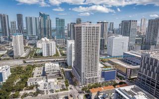 Landing Stunning 1BD Pool - 1