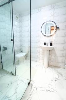 3 Bedrooms stylish flat near airport & center fast WiFi - 6