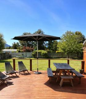 Classic Te Anau- Short walk to Town Centre & Lake - 1