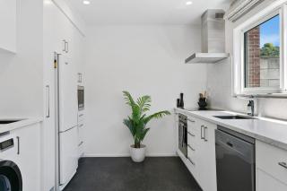 Amazing Lake Views - Stroll Down to the Lake - 3