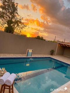 Casa Espaçosa com Piscina, 4 Quartos e Ar-Condicionado - 0