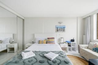'Bondi Fairview' Coastal Panorama with Balcony - Sydney - 6