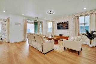 Modern Luxury 5BR • Lounge • EV • Games •Yard •BBQ - 4