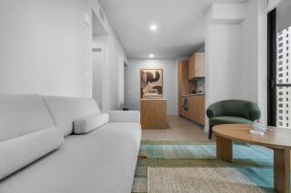 Brand New 2BR High-Rise in Downtown - Skyline Views - 7