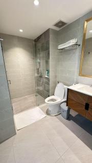 普吉岛中心全新的2卧2卫公寓 711便利店 免费大型泳池健身房 - Ban Ket Ho - 9