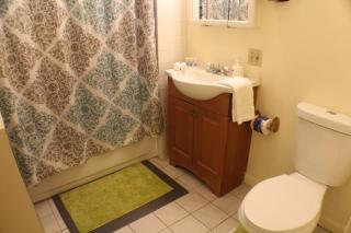 5ES Remodeled Expansive Home, Off Street Parking - 4