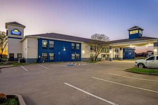 Days Inn by Wyndham Dallas Plano - 4