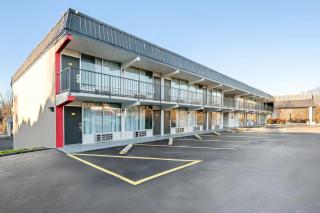 Super 8 by Wyndham Kingsport /I-81 - 8