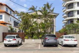 Thirty-Nine Albatross (Apartment 5) - 1