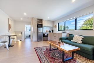 Stadium Stays and Walk to Little High Eatery - 4