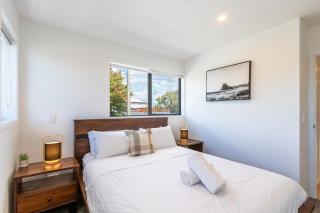 Stadium Stays and Walk to Little High Eatery - 1