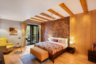 The Retreat Villa by ELIVAAS Prive 4-BHK Villa with Plunge Pool, Bathtub and Jacuzzi - 9