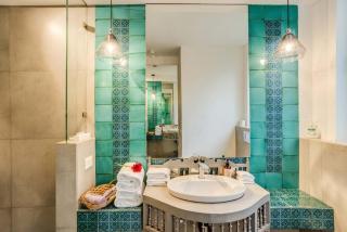 Modern 2BHK w Pool Access and 5km to Coco Beach by HIREAVILLA - 3