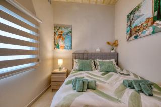 Alley Suites - New Double room by SF Homes - 7