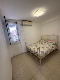 Bright and Cozy Apartment with Views - 5