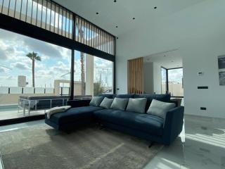 Spectacular villa with private pool and garden - 9