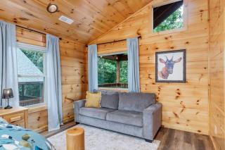 Prime Location & Loaded For Family Fun - 1