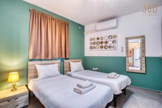 Spacious 5BR Apartment with Private Terrace and Ensuite Rooms - 7