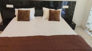 Craviq Hotels & Resturant - 4