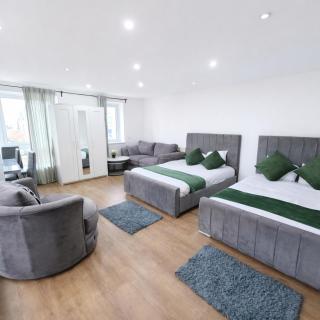 Canary Wharf O2 Excel Apartment with Balcony & Parking - 8