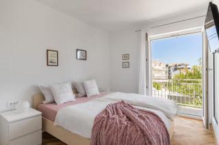 Holiday home with several apartments, a pool, sea views and a barbecue near Split - 6