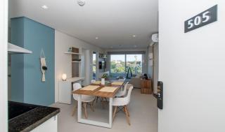 Modern 1BR in Prime Area Pool Gym - 1