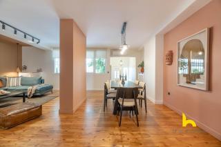 Spacious Athenian Hacienda with fireplace Near Plaka - 4