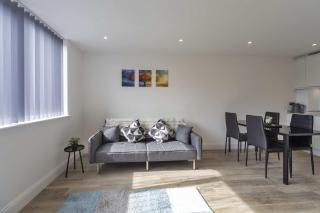 1 Bed Apartment in Central Gravesend w Games Room - 2