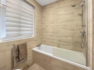 Characterful Ground-Floor Flat in Wimbledon Near District Line - 1