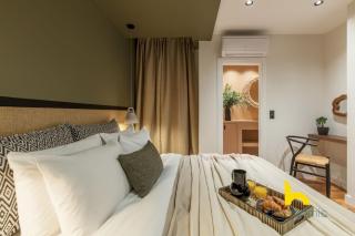 Romantic Athenian Hacienda with Jacuzzi & Fireplace - 9