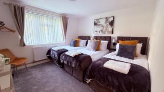 South Liverpool Stylish Stay Near Woolton & Gateacre - 4
