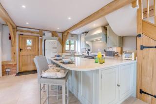 2 Bed in Holmbury St. Mary oc-l33465 - 1