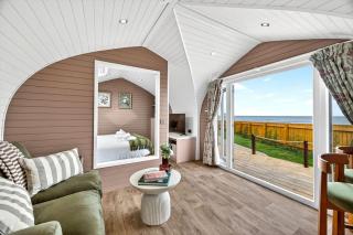 Bonnie Brine With Hot Tub - 1