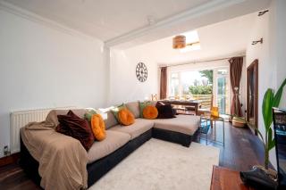 Spacious 4Bed Home with Decked Garden Forest Hill - Pass the Keys - 9