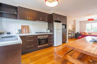 Red Clover - City Fringe Calm, Comfort & Convenience - 8