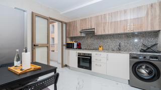 Bright 2-Bedroom Apartment with Balcony & Parking - 6