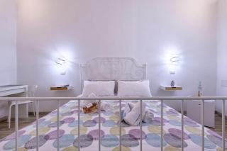 White shell rooms self check-in - 9