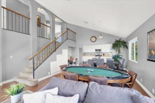 4BR Vegas Haven - Pool Game Tables & BBQ - 7