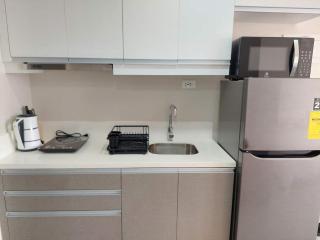 Baseline Prestige Studio with Free Parking & Wi-Fi - 9