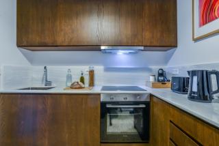 Central & Modern Flat Next to Panathenaic Stadium - 6